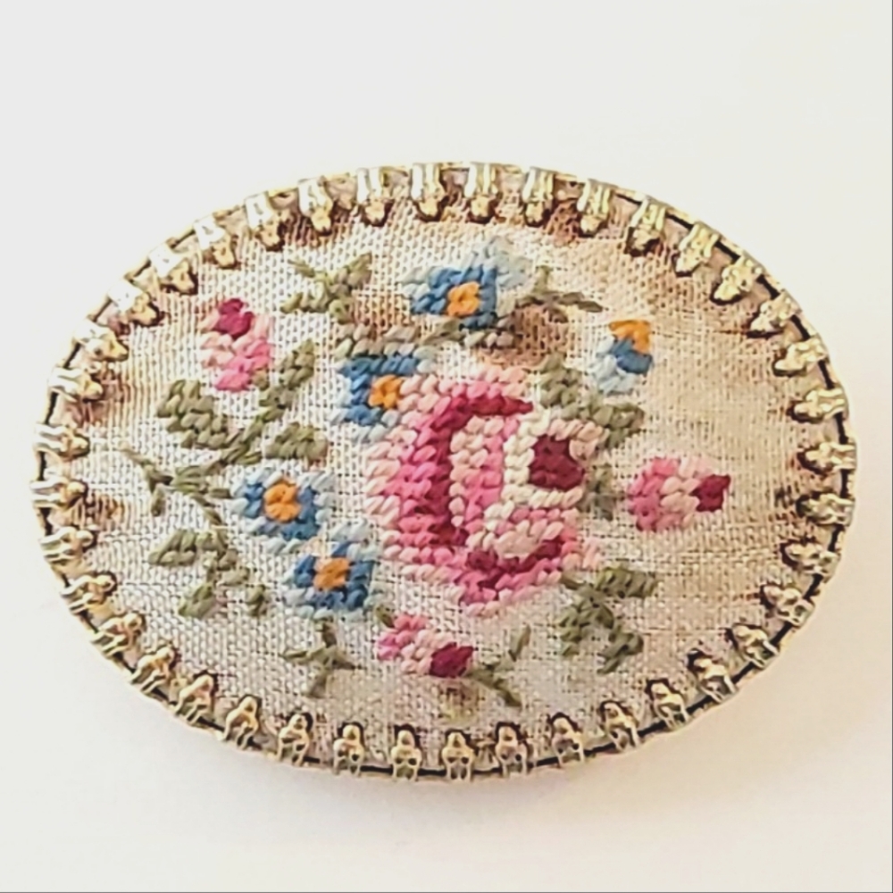VINTAGE HAND CRAFTED BROOCHES - PETIT POINT & ROLLED PAPER FLOWERS - Picture 2 of 6